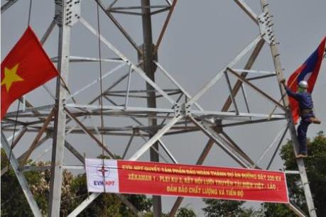 Đóng đường dây sẵn sàng nhận điện từ Lào