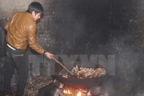 Hà Nội phát hiện cơ sở thu gom gần 5 tấn mỡ bẩn