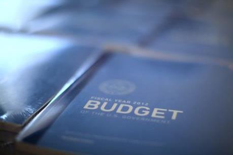 Thâm hụt ngân sách của Mỹ tăng mạnh trong tháng 3/2016