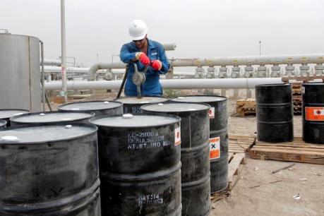 Giá dầu châu Á ngày 14/4 đi xuống theo sau báo cáo dự trữ dầu thô của Mỹ