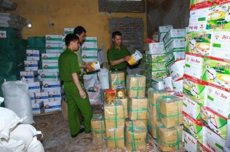 Hà Nội phát hiện nhiều sản phẩm gia vị không rõ nguồn gốc