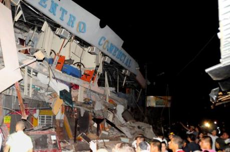 Động đất 7,8 độ richter rung chuyển Ecuador