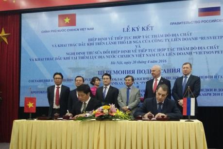 Ký kết Hiệp định tiếp tục thăm dò địa chất và khai thác dầu khí tại Nga