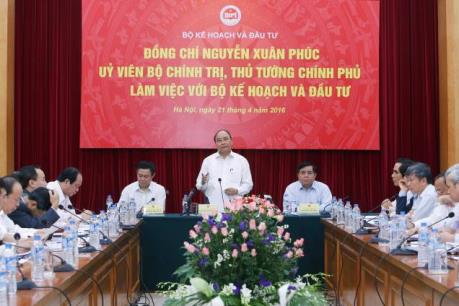 Thủ tướng Nguyễn Xuân Phúc khẳng định quyết tâm đạt tốc độ tăng trưởng 6,7% năm 2016