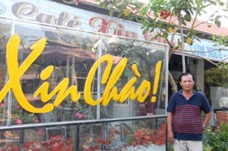 Vụ quán cà phê Xin Chào: Viện KSND huyện Bình Chánh trao quyết định đình chỉ vụ án