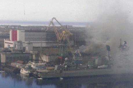 Tàu ngầm hạt nhân Nga bốc cháy khi tháo dỡ