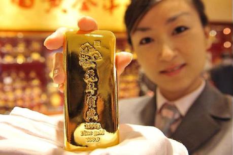 Giá vàng châu Á ngày 2/5 ở gần mức đỉnh của 15 tháng