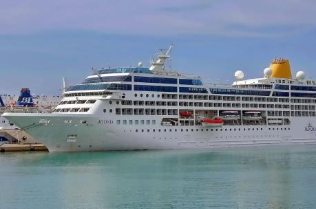 Tàu du lịch Mỹ đầu tiên đến Cuba sau hơn nửa thế kỷ