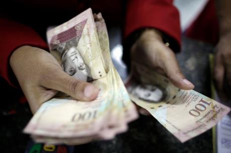 Venezuela tăng 30% lương cơ bản cho công nhân