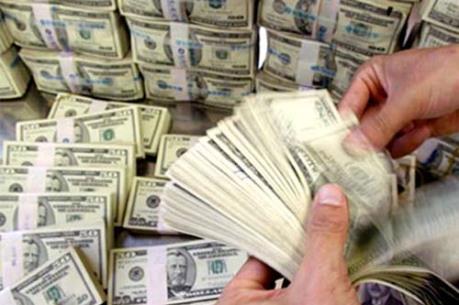 USD rơi xuống mức thấp nhất trong 18 tháng