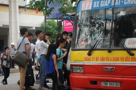 Áp lực không lớn tại các bến tàu, xe Hà Nội sau nghỉ lễ