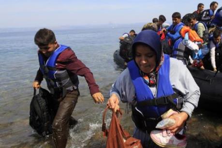 Khủng hoảng di cư: EC phạt nặng các nước không nhận phân bổ người tị nạn