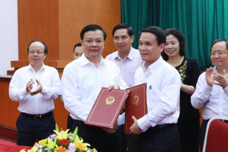 Ký kết kế hoạch phối hợp thông tin tuyên truyền về lĩnh vực tài chính năm 2016