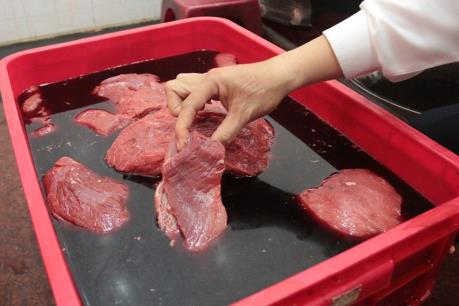 Làm rõ hóa chất biến thịt bò thối thành thịt bò tươi