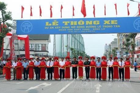 Thông xe đường Lê Trọng Tấn