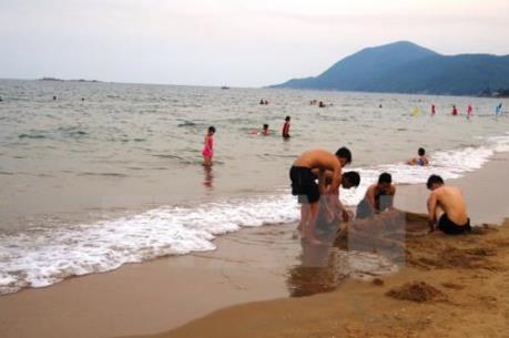 Hà Tĩnh: Nước biển tại 8 bãi tắm an toàn