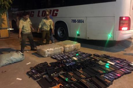 Bắt giữ xe chở “hàng nóng” vào Nam tiêu thụ