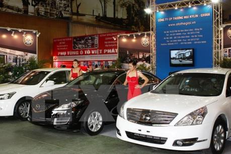 Doanh số bán ô tô tăng hơn 40% trong tháng 4