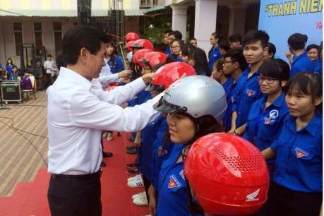 Honda tặng 1.000 mũ bảo hiểm cho đoàn viên tỉnh Bình Dương 