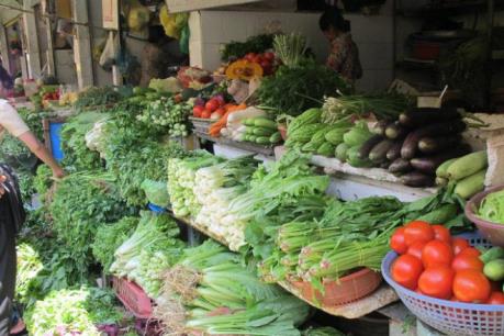 Giá thịt lợn tăng, rau xanh lại giảm