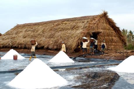 Lãnh đạo Ninh Thuận đối thoại với dân để gỡ khó cho dự án muối Quán Thẻ