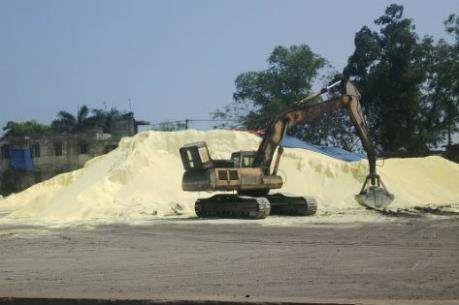 Việt Trì: Buông lỏng quản lý vận chuyển lưu huỳnh gây ô nhiễm