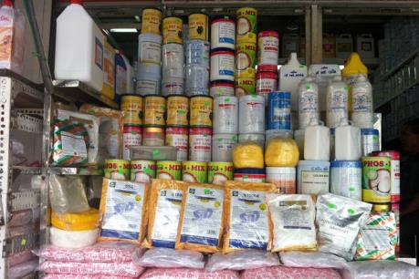 Phụ gia thực phẩm trôi nổi: Trách nhiệm thuộc về ai?