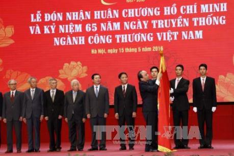 Thủ tướng Nguyễn Xuân Phúc: Cần phát triển sản xuất công nghiệp theo chiều sâu
