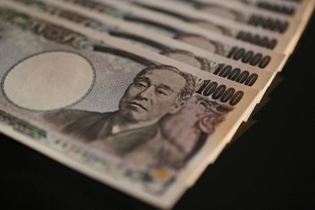 Ngành ô tô Nhật Bản “đau đầu” đối phó với đồng yen tăng giá