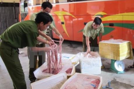 Phát hiện 600 kg nội tạng hôi thối chuẩn bị đưa vào nhà hàng