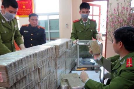 Kiểm tra xuất nhập khẩu qua lối mở biên giới Nghệ An