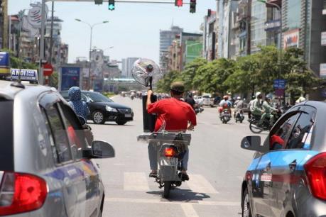 Dự báo thời tiết 17/5: Bắc Bộ, Trung bộ có nơi nắng nóng, Nam Bộ đề phòng tố lốc