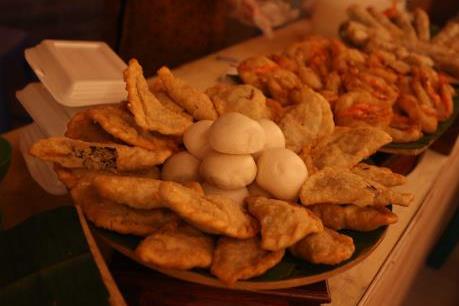 “Check in” khu chợ ngon phố cổ thành phố Hoàng Gia