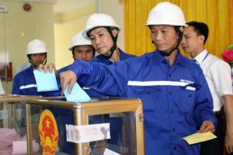 Nhiều khu vực bỏ phiếu đã có 100% cử tri đi bầu