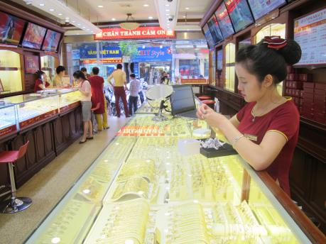 Giá vàng chiều 25/3 giảm nhẹ