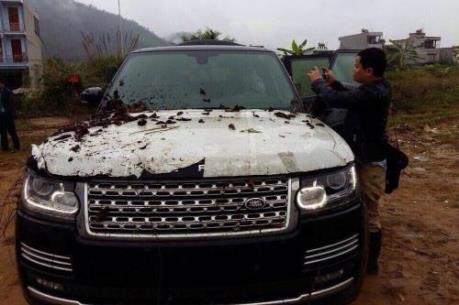 Đi tìm sự thật về lô hàng ô tô tạm nhập tái xuất bị ách tắc 