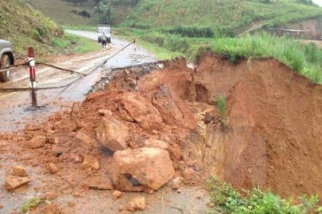 Tin bão số 1: Cảnh báo lũ quét, sạt lở đất tại vùng núi phía Bắc và Thanh Hóa