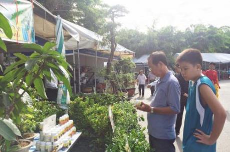 Hơn 200 gian hàng tham dự Chợ phiên nông sản lần IV - 2016
