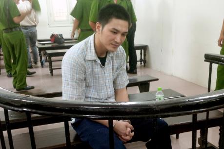 18 năm tù cho lái xe đâm, kéo lê cảnh sát giao thông