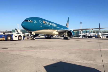 Xe bốc dỡ hỏng, Vietnam Airlines không trả được hành lý cho khách