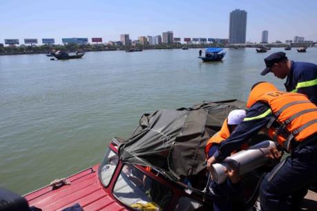 Lời kể của một trong những người đầu tiên tiếp cận tàu bị nạn trên sông Hàn