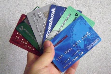 Tạm giữ hình sự hai người Trung Quốc dùng thẻ ATM giả rút trộm tiền