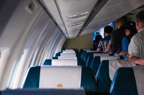 Máy bay Vietnam Airlines hạ cánh tại Lào thay vì về Hà Nội