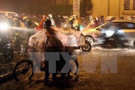 Dự báo thời tiết ngày 6/7: Trên biển thời tiết xấu, mưa bao trùm Bắc Bộ