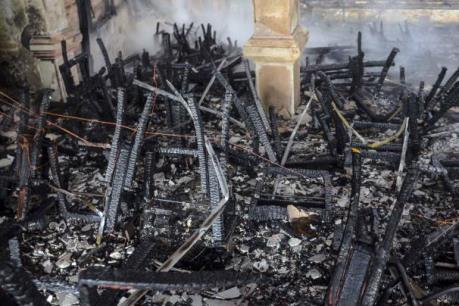 Cháy lớn thiêu rụi Nhà văn hóa Thiếu nhi tỉnh Điện Biên