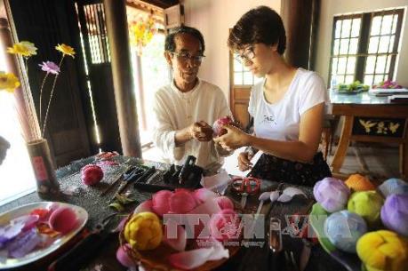 Hấp dẫn làng hoa giấy Thanh Tiên