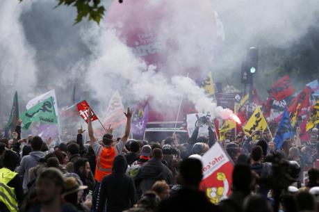 Kinh tế Pháp thêm khó khăn vì các cuộc đình công