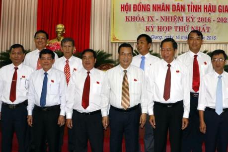 Ông Lữ Văn Hùng tái đắc cử chức vụ Chủ tịch UBND tỉnh Hậu Giang khóa IX
