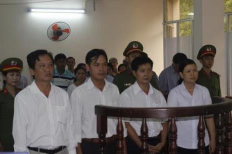 Xét xử 4 bị cáo nguyên cán bộ huyện gây thất thoát gần 12 tỉ đồng
