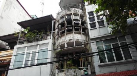 Cháy nhà 5 tầng ở phố Hàng Than